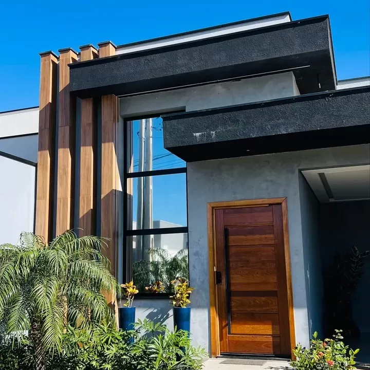 Casa Térrea à Venda com 3 quartos sendo 1 suíte, escritório e piscina privativa, 130m² em Sorocaba/SP no Condomínio Reserva Ipanema