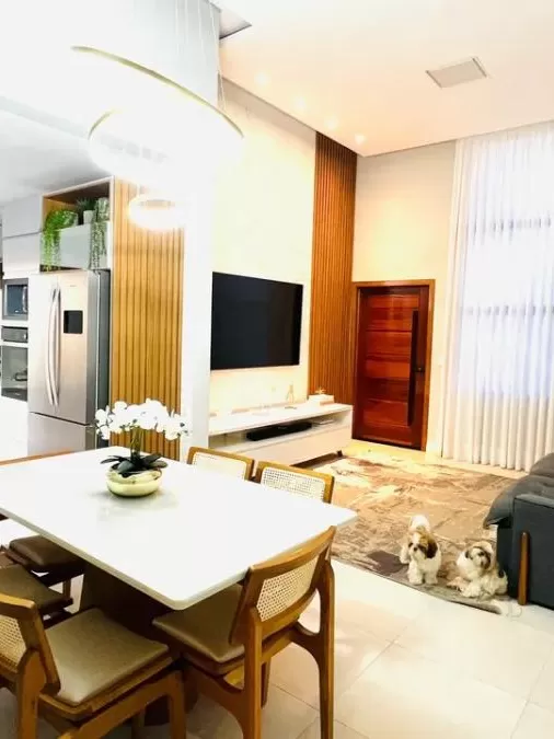 Casa Térrea à Venda com 3 quartos sendo 1 suíte, escritório e piscina privativa, 130m² em Sorocaba/SP no Condomínio Reserva Ipanema