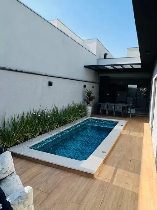 Casa Térrea à Venda com 3 quartos sendo 1 suíte, escritório e piscina privativa, 130m² em Sorocaba/SP no Condomínio Reserva Ipanema