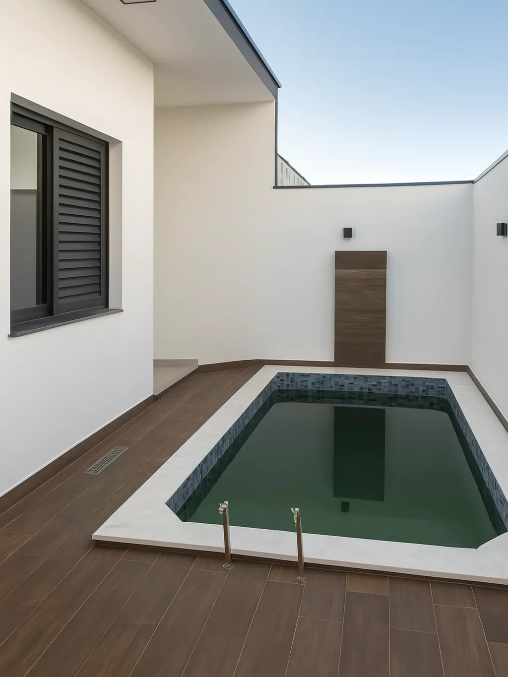 Casa Térrea à Venda com 3 quartos sendo 1 suíte e piscina, 114m² em Sorocaba/SP no Condomínio Horto Florestal Villagio