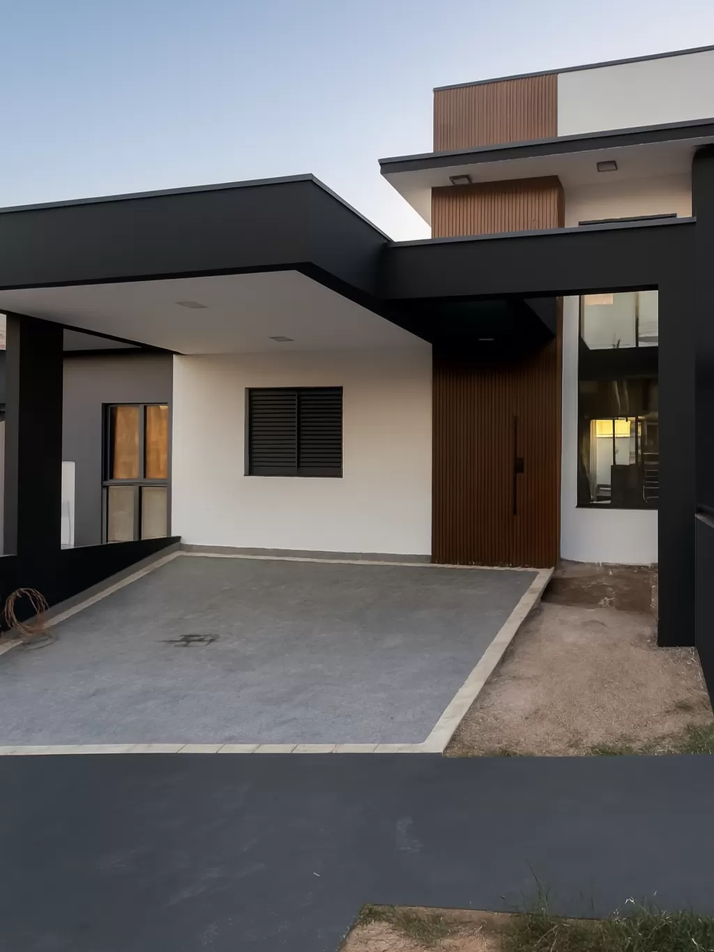 Casa Térrea à Venda com 3 quartos sendo 1 suíte e piscina, 114m² em Sorocaba/SP no Condomínio Horto Florestal Villagio