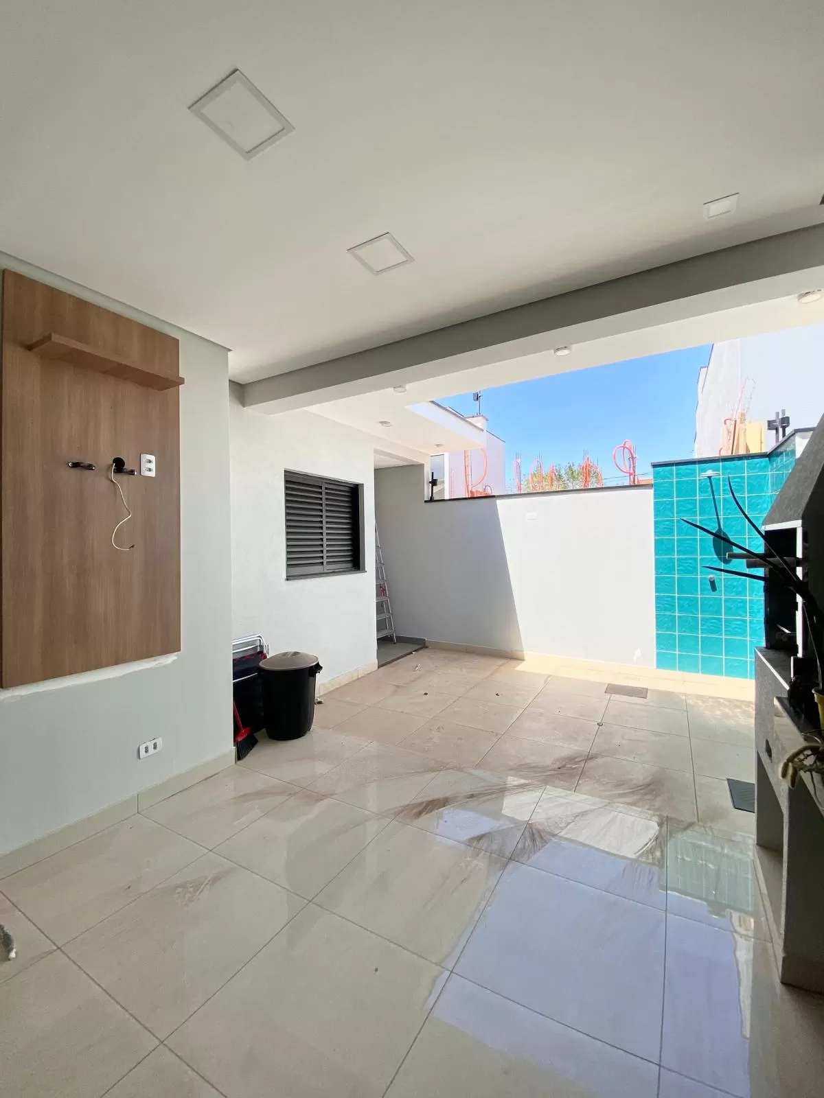 Casa Térrea à Venda com 3 quartos sendo 1 suíte e área gourmet com churrasqueira, 109m² em Sorocaba/SP no Condomínio Terras de São Francisco