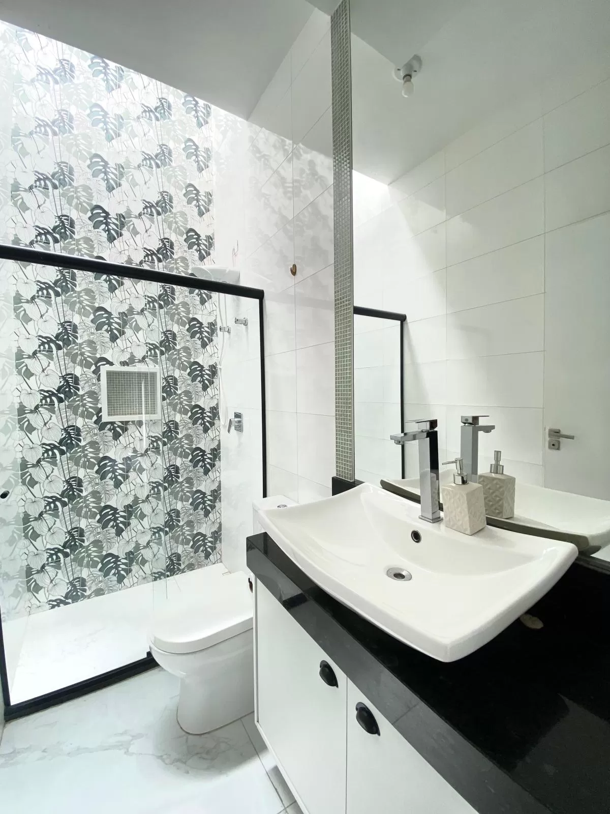 Casa Térrea à Venda com 3 quartos sendo 1 suíte e área gourmet com churrasqueira, 109m² em Sorocaba/SP no Condomínio Terras de São Francisco