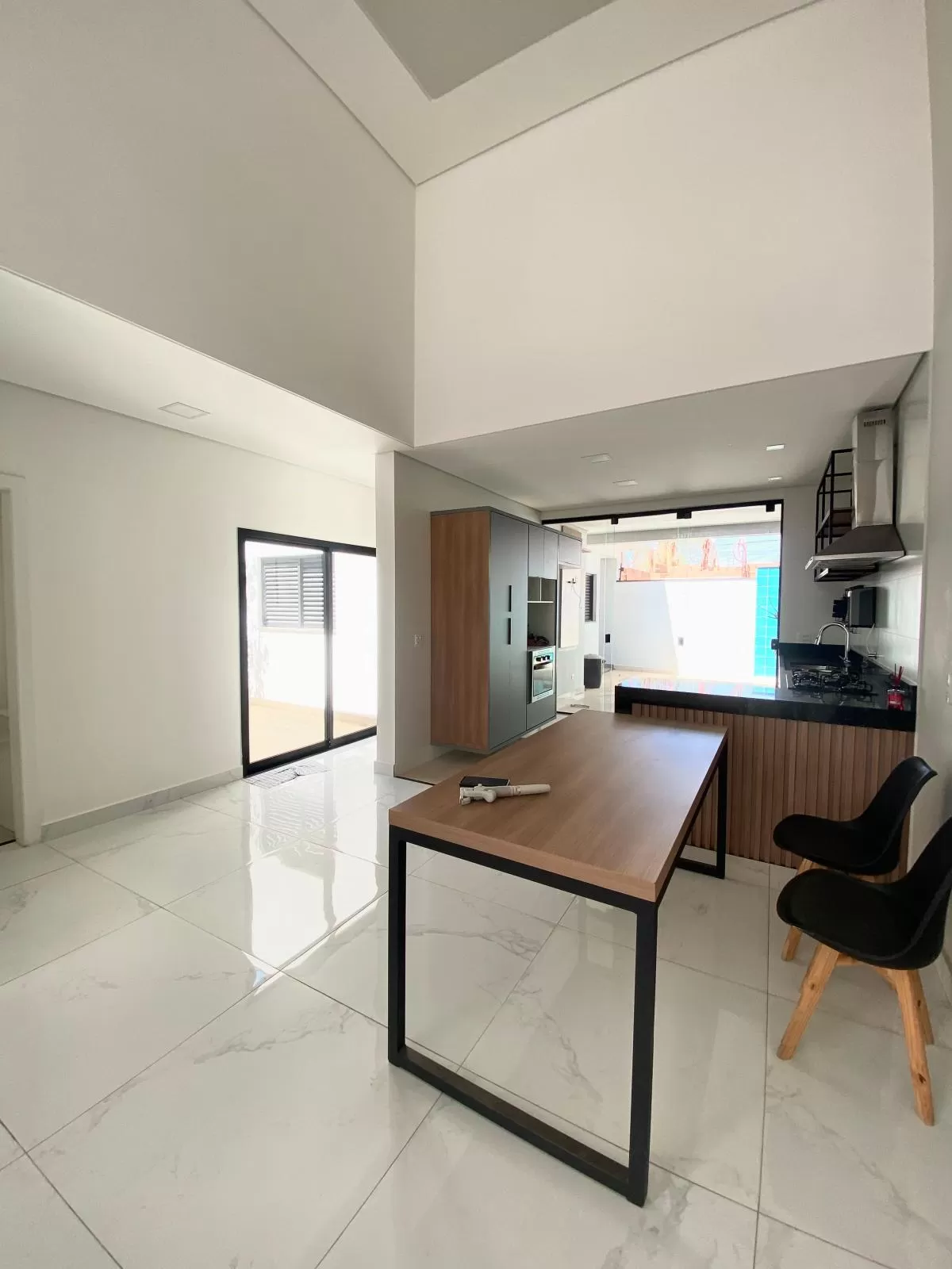 Casa Térrea à Venda com 3 quartos sendo 1 suíte e área gourmet com churrasqueira, 109m² em Sorocaba/SP no Condomínio Terras de São Francisco