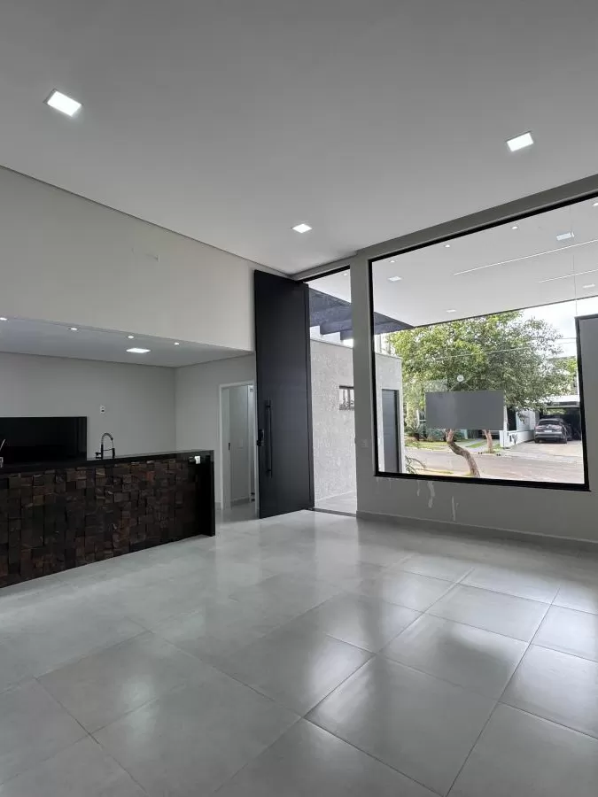 Casa Térrea à Venda com 3 dormitórios sendo 1 suíte e escritório, 140m² em Sorocaba/SP no Condomínio Reserva Ipanema