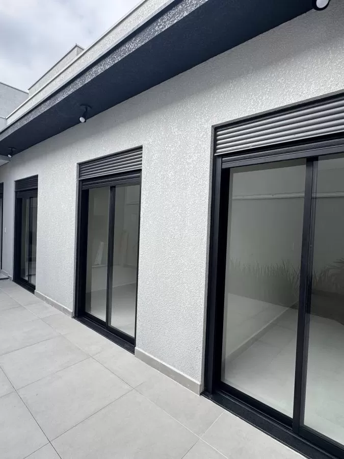 Casa Térrea à Venda com 3 dormitórios sendo 1 suíte e escritório, 140m² em Sorocaba/SP no Condomínio Reserva Ipanema