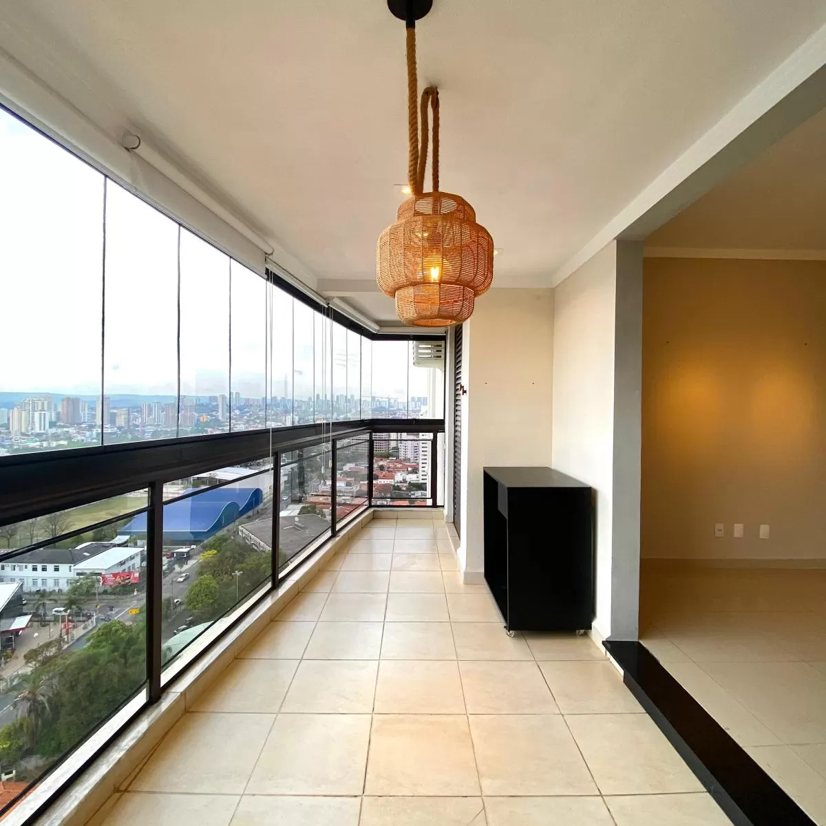 Apartamento com Vista Panorâmica à Venda com 3 dormitórios sendo 1 suíte, área gourmet com churrasqueira, 105m² em Sorocaba/SP no Condomínio Costta Blanca Residence