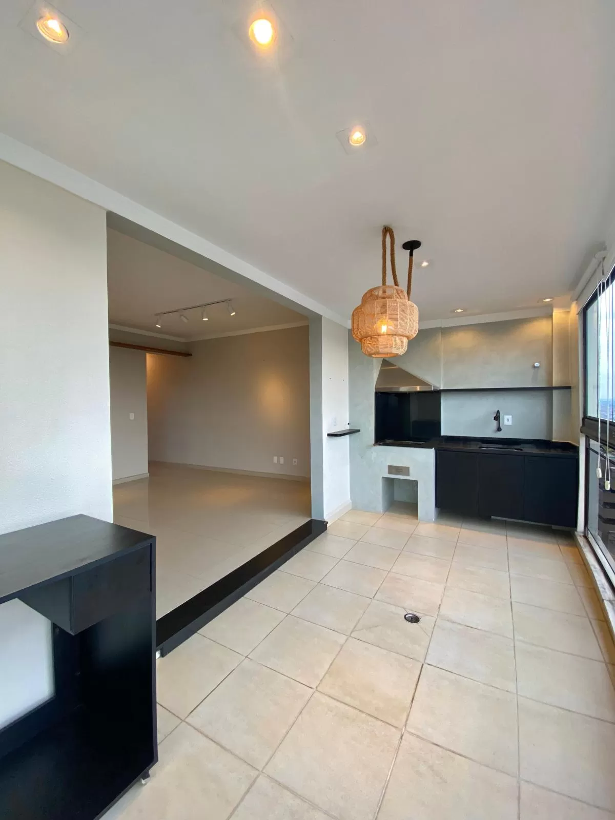 Apartamento com Vista Panorâmica à Venda com 3 dormitórios sendo 1 suíte, área gourmet com churrasqueira, 105m² em Sorocaba/SP no Condomínio Costta Blanca Residence