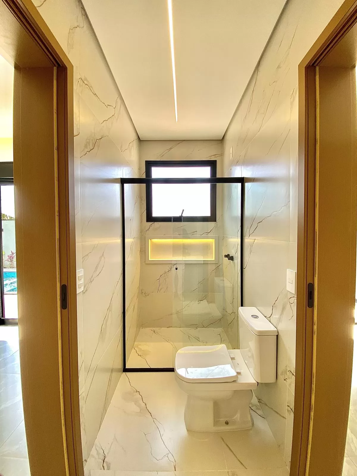 Casa Térrea à Venda com 3 suítes, escritório e área gourmet com piscina e cascata, 4 vagas de garagem - 185m² no Condomínio Pampulha Jardim Residencial em Sorocaba/SP