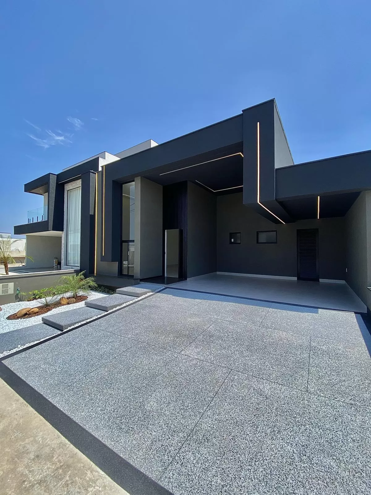 Casa Térrea à Venda com 3 suítes, escritório e área gourmet com piscina e cascata, 4 vagas de garagem - 185m² no Condomínio Pampulha Jardim Residencial em Sorocaba/SP