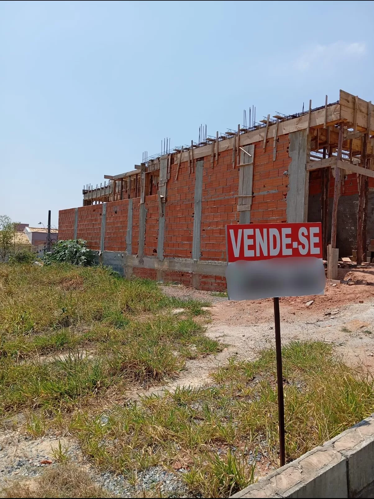 Terreno à Venda Ao Lado da Portaria com ótima topografia, 300m² no Condomínio Pampulha em Sorocaba/SP