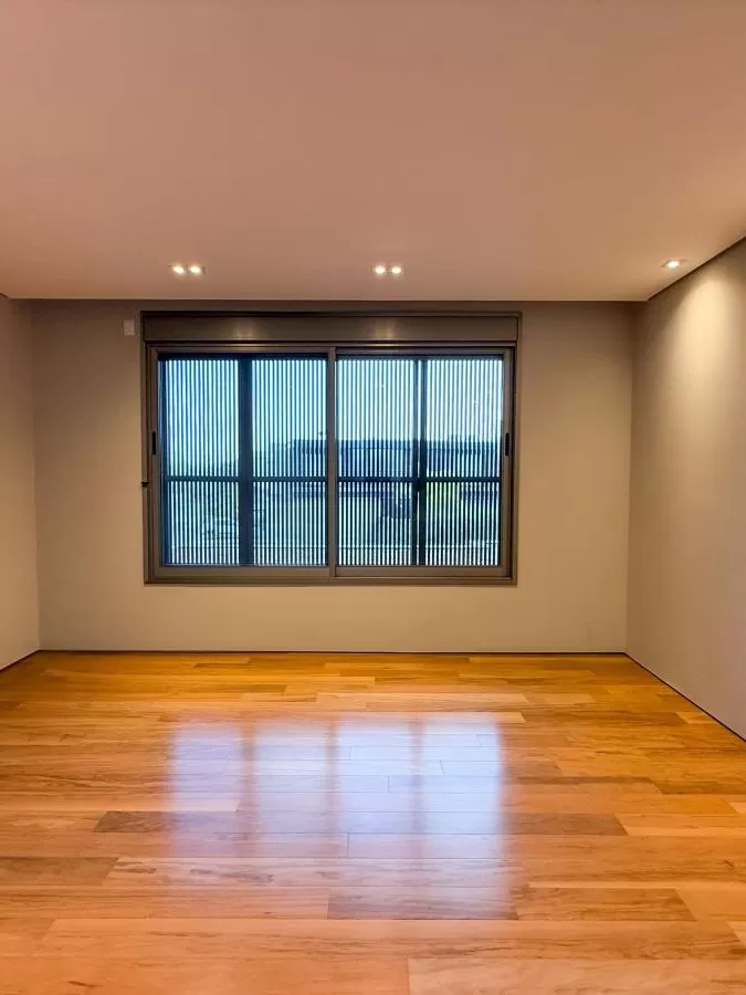 Casa Mobiliada à Venda com 4 suítes e área gourmet completa com piscina, 400m² no Condomínio Alphaville Nova Esplanada 4 em Votorantim/SP