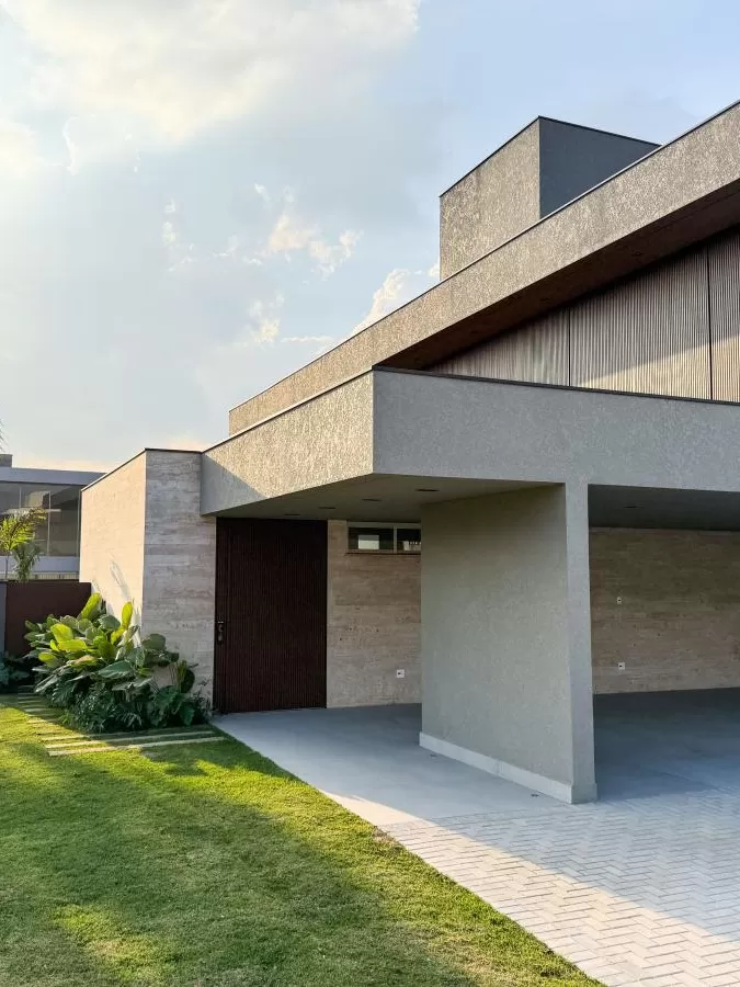 Casa Mobiliada à Venda com 4 suítes e área gourmet completa com piscina, 400m² no Condomínio Alphaville Nova Esplanada 4 em Votorantim/SP