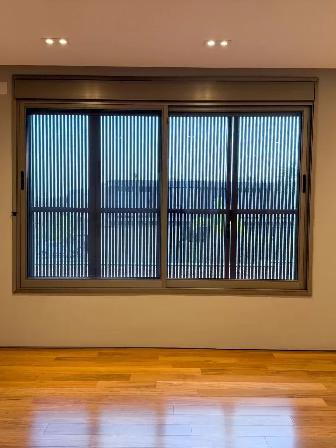 Casa Mobiliada à Venda com 4 suítes e área gourmet completa com piscina, 400m² no Condomínio Alphaville Nova Esplanada 4 em Votorantim/SP