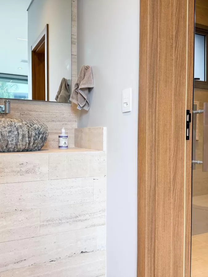 Casa Mobiliada à Venda com 4 suítes e área gourmet completa com piscina, 400m² no Condomínio Alphaville Nova Esplanada 4 em Votorantim/SP