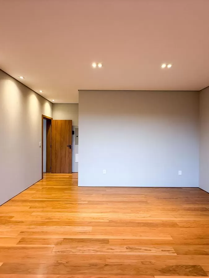 Casa Mobiliada à Venda com 4 suítes e área gourmet completa com piscina, 400m² no Condomínio Alphaville Nova Esplanada 4 em Votorantim/SP