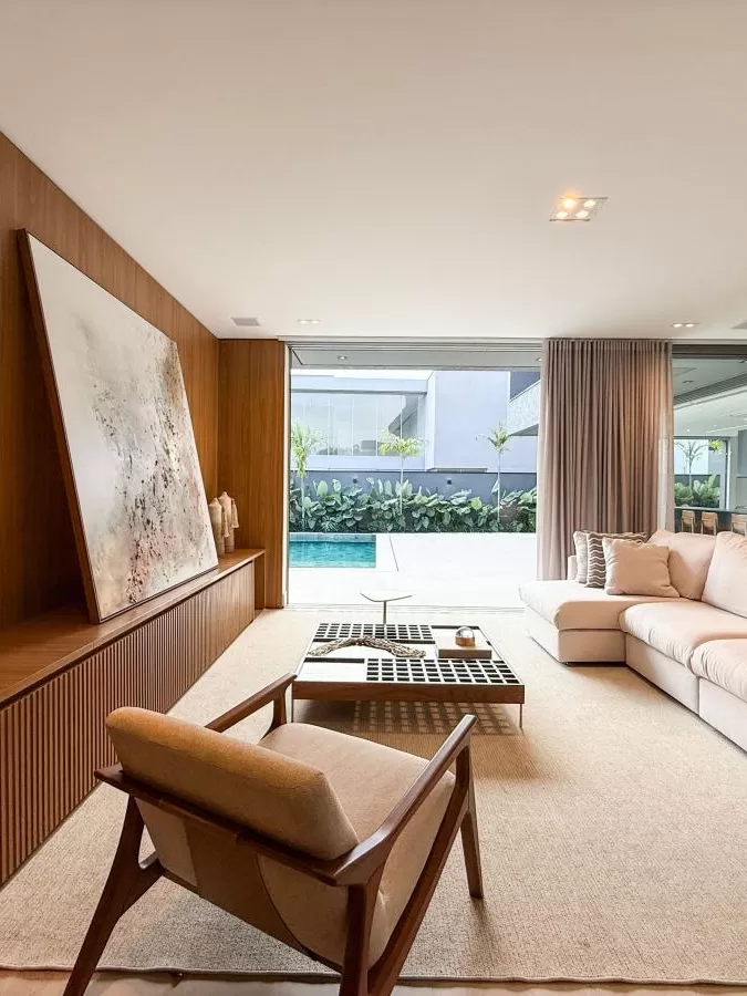 Casa Mobiliada à Venda com 4 suítes e área gourmet completa com piscina, 400m² no Condomínio Alphaville Nova Esplanada 4 em Votorantim/SP