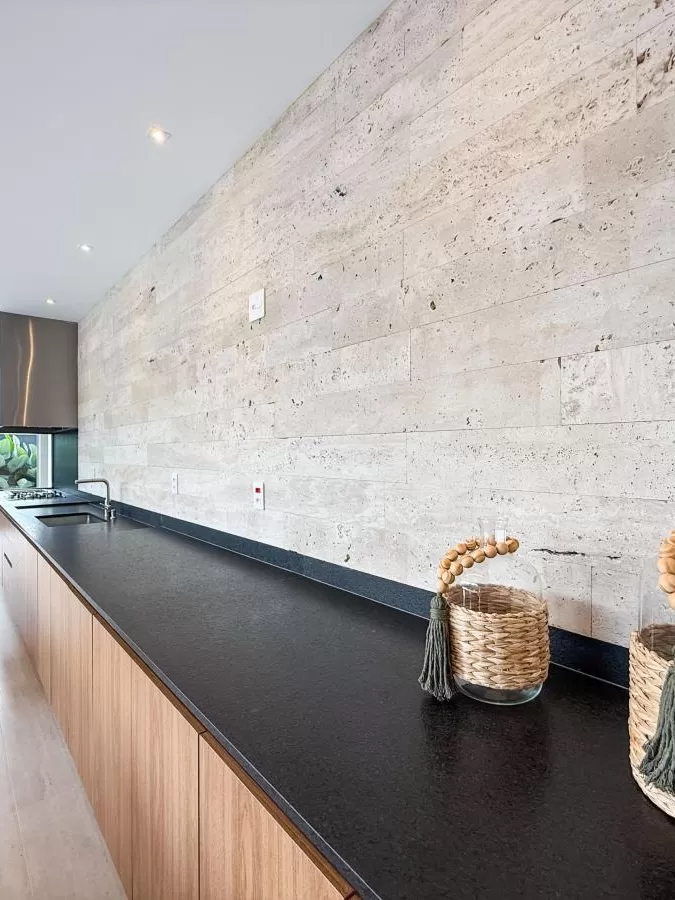 Casa Mobiliada à Venda com 4 suítes e área gourmet completa com piscina, 400m² no Condomínio Alphaville Nova Esplanada 4 em Votorantim/SP