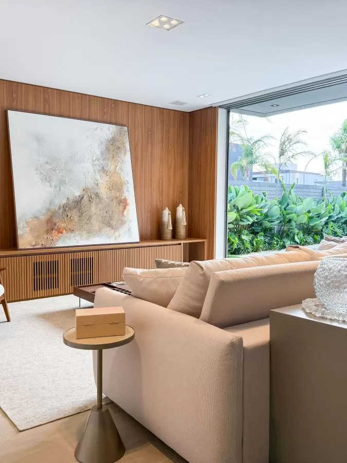 Casa Mobiliada à Venda com 4 suítes e área gourmet completa com piscina, 400m² no Condomínio Alphaville Nova Esplanada 4 em Votorantim/SP