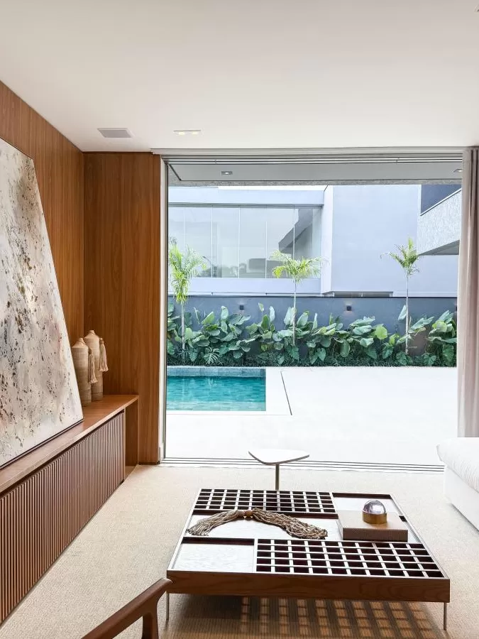 Casa Mobiliada à Venda com 4 suítes e área gourmet completa com piscina, 400m² no Condomínio Alphaville Nova Esplanada 4 em Votorantim/SP