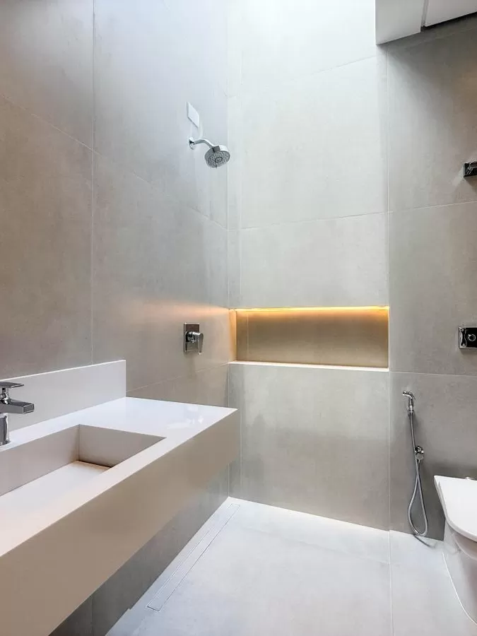 Casa de Alto Padrão à Venda com 5 suítes e área gourmet com piscina, 407m² no Condomínio Alphaville Nova Esplanada em Votorantim/SP