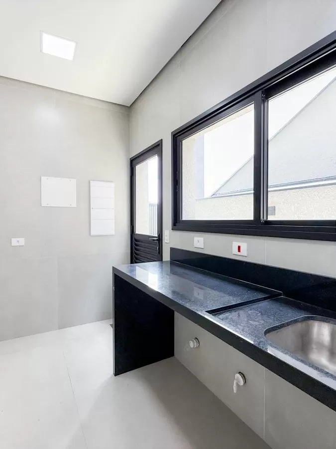 Casa de Alto Padrão à Venda com 5 suítes e área gourmet com piscina, 407m² no Condomínio Alphaville Nova Esplanada em Votorantim/SP