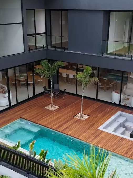 Casa de Alto Padrão à Venda com 5 suítes e área gourmet com piscina, 407m² no Condomínio Alphaville Nova Esplanada em Votorantim/SP