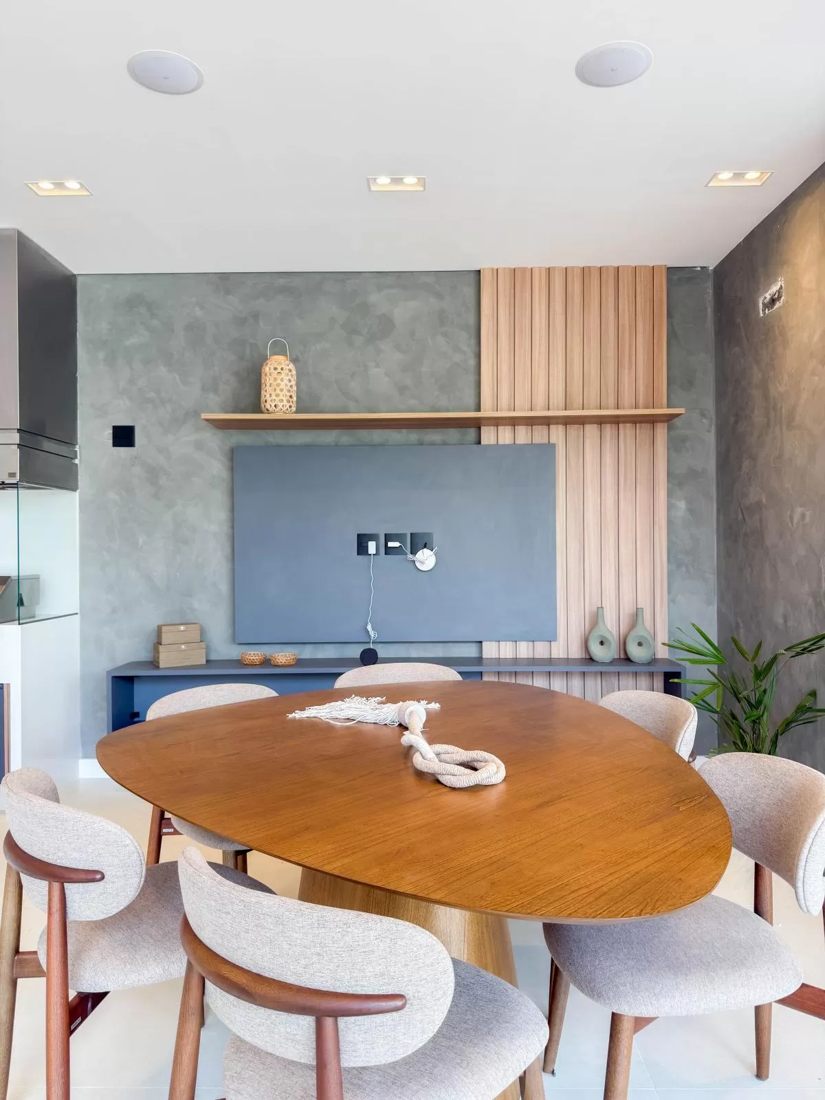 Casa de Alto Padrão à Venda com 5 suítes e área gourmet com piscina, 407m² no Condomínio Alphaville Nova Esplanada em Votorantim/SP