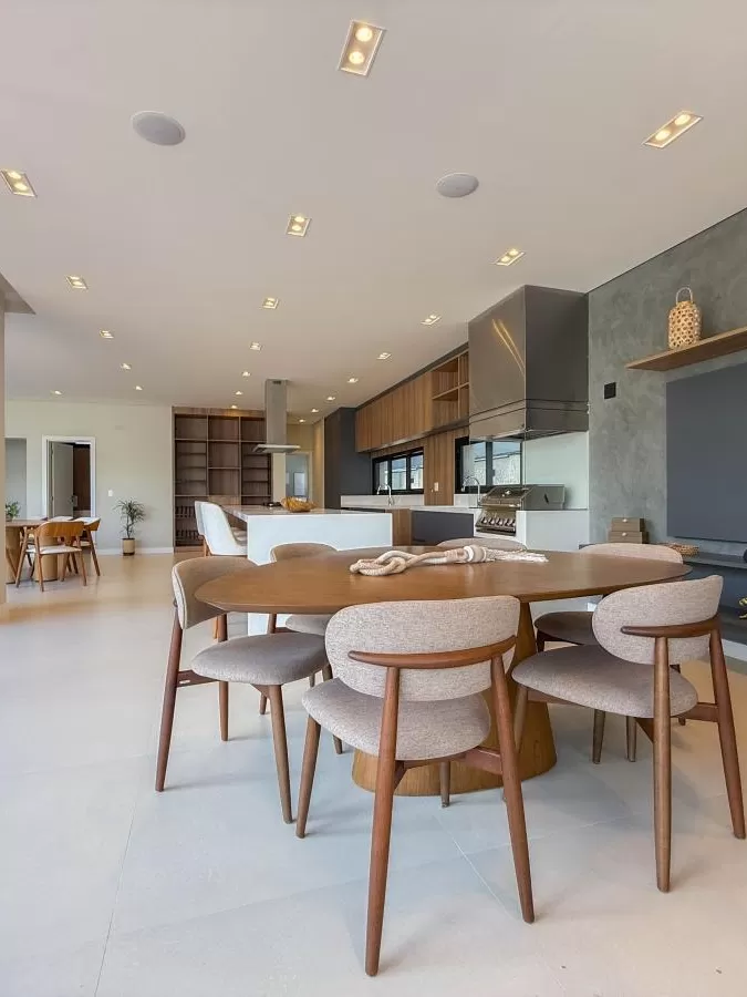 Casa de Alto Padrão à Venda com 5 suítes e área gourmet com piscina, 407m² no Condomínio Alphaville Nova Esplanada em Votorantim/SP