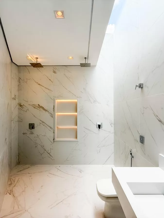 Casa de Alto Padrão à Venda com 5 suítes e área gourmet com piscina, 407m² no Condomínio Alphaville Nova Esplanada em Votorantim/SP