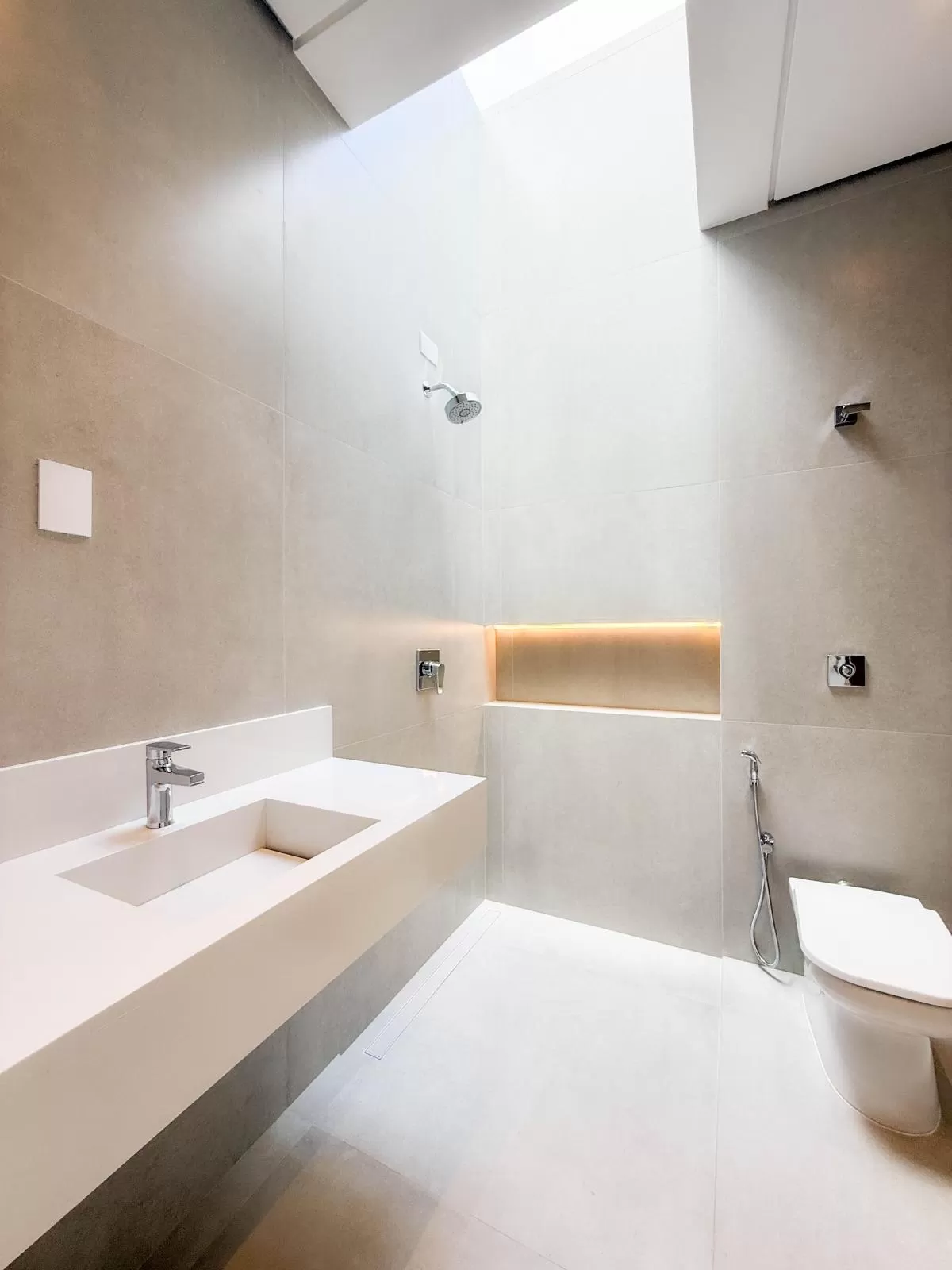 Casa de Alto Padrão à Venda com 5 suítes e área gourmet com piscina, 407m² no Condomínio Alphaville Nova Esplanada em Votorantim/SP