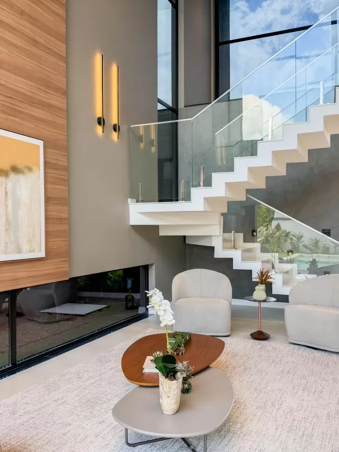 Casa de Alto Padrão à Venda com 5 suítes e área gourmet com piscina, 407m² no Condomínio Alphaville Nova Esplanada em Votorantim/SP