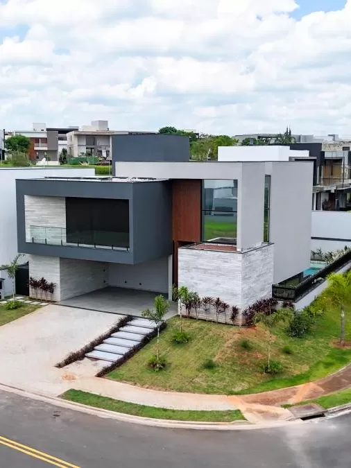 Casa de Alto Padrão à Venda com 5 suítes e área gourmet com piscina, 407m² no Condomínio Alphaville Nova Esplanada em Votorantim/SP