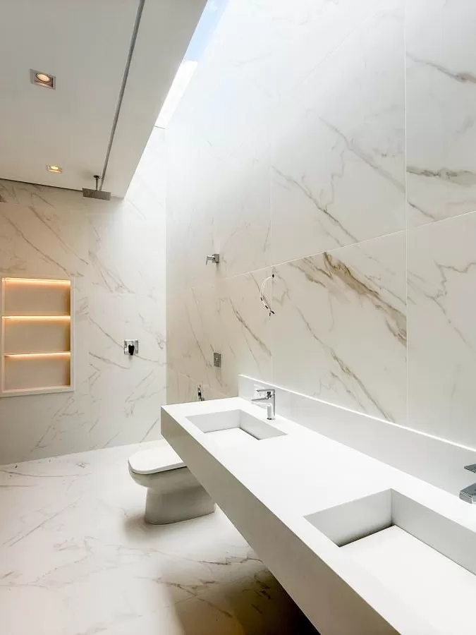 Casa de Alto Padrão à Venda com 5 suítes e área gourmet com piscina, 407m² no Condomínio Alphaville Nova Esplanada em Votorantim/SP