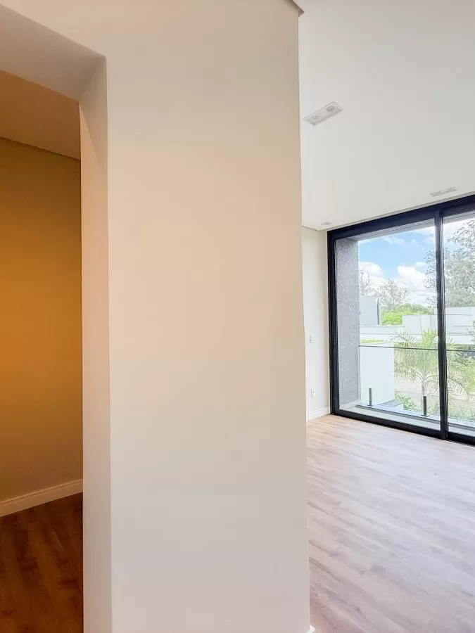 Casa de Alto Padrão à Venda com 5 suítes e área gourmet com piscina, 407m² no Condomínio Alphaville Nova Esplanada em Votorantim/SP