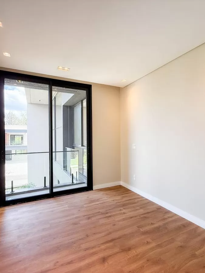 Casa de Alto Padrão à Venda com 5 suítes e área gourmet com piscina, 407m² no Condomínio Alphaville Nova Esplanada em Votorantim/SP