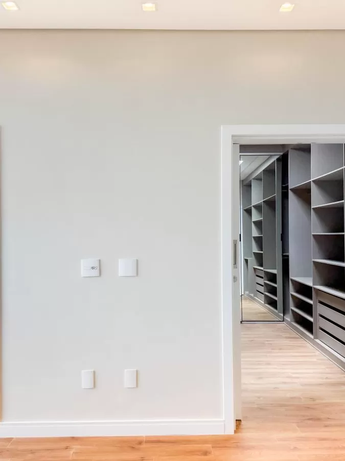 Casa de Alto Padrão à Venda com 5 suítes e área gourmet com piscina, 407m² no Condomínio Alphaville Nova Esplanada em Votorantim/SP