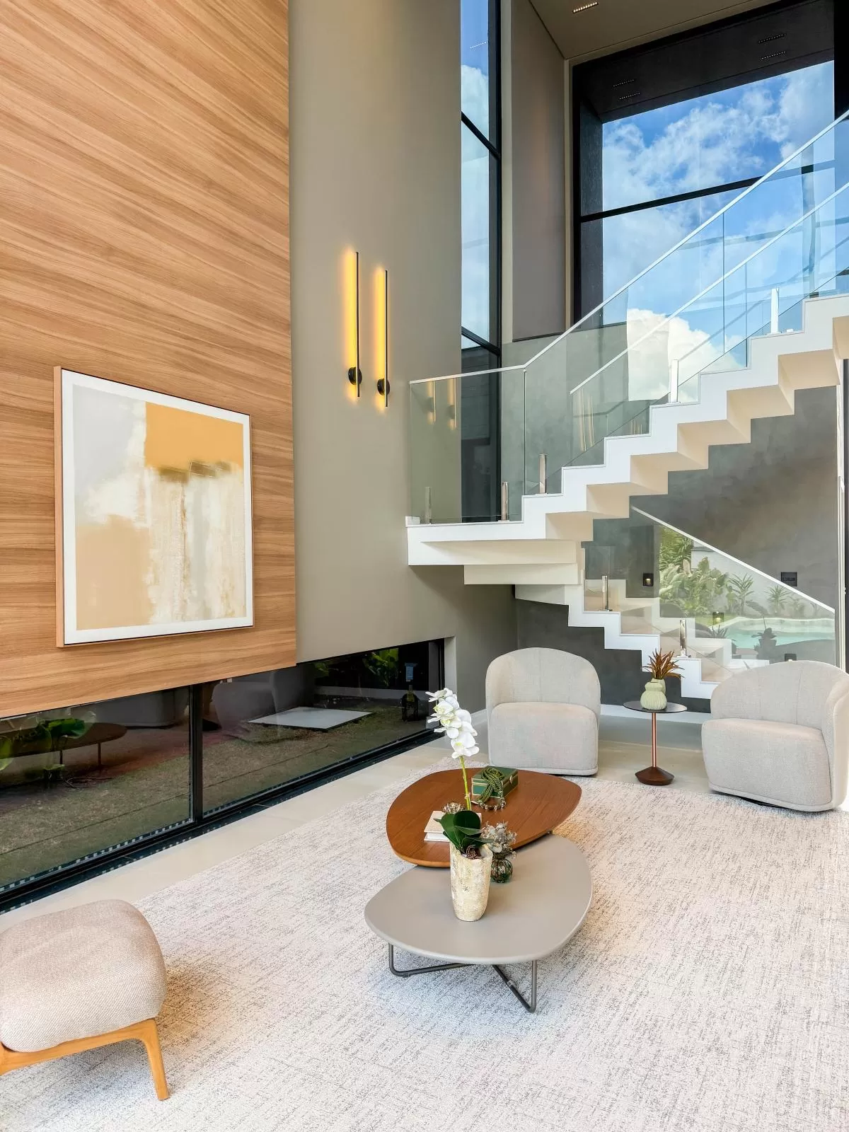 Casa de Alto Padrão à Venda com 5 suítes e área gourmet com piscina, 407m² no Condomínio Alphaville Nova Esplanada em Votorantim/SP