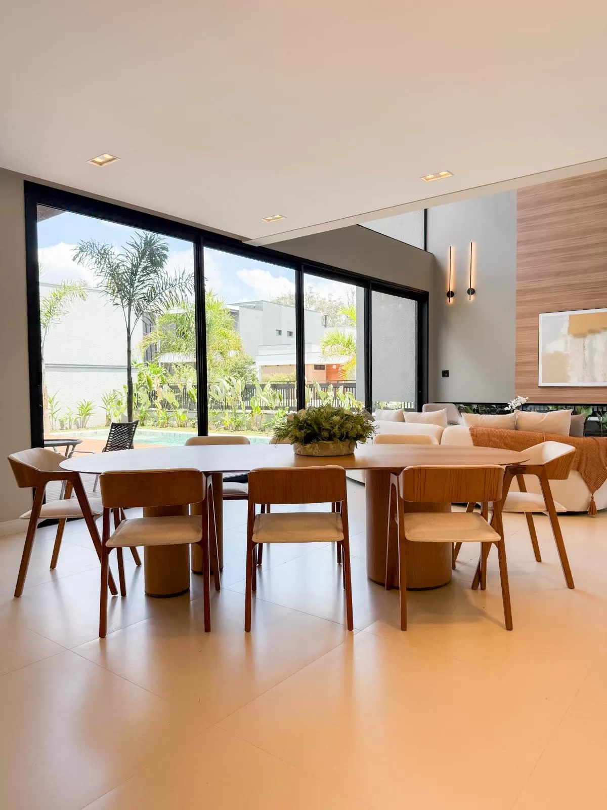 Casa de Alto Padrão à Venda com 5 suítes e área gourmet com piscina, 407m² no Condomínio Alphaville Nova Esplanada em Votorantim/SP