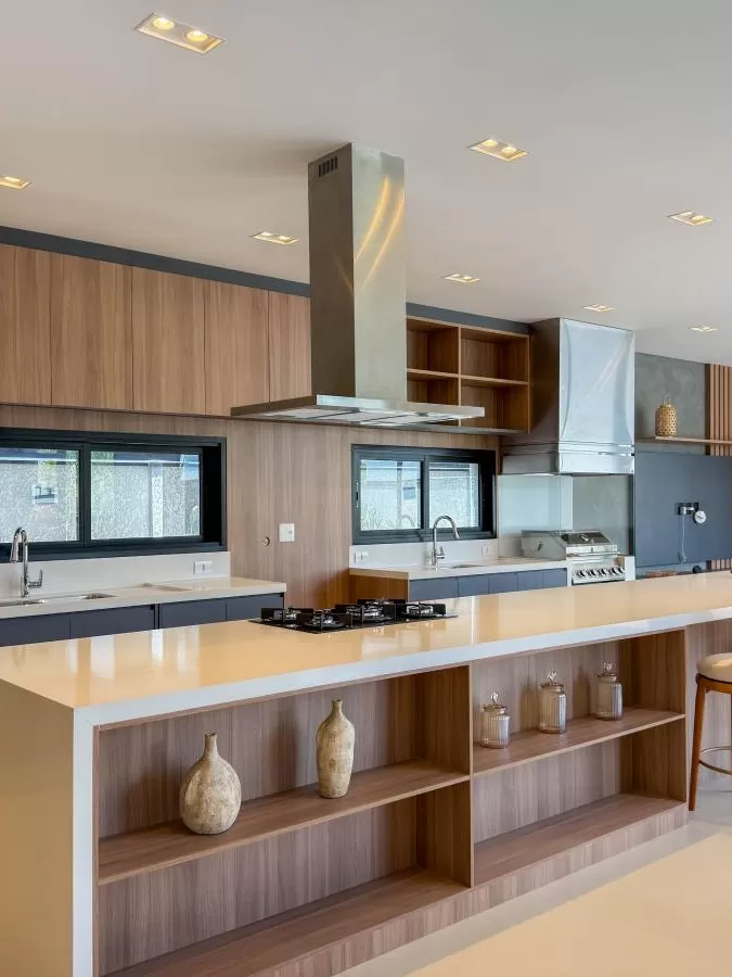 Casa de Alto Padrão à Venda com 5 suítes e área gourmet com piscina, 407m² no Condomínio Alphaville Nova Esplanada em Votorantim/SP