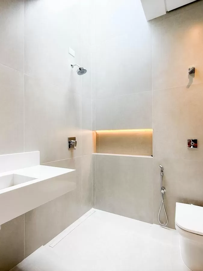 Casa de Alto Padrão à Venda com 5 suítes e área gourmet com piscina, 407m² no Condomínio Alphaville Nova Esplanada em Votorantim/SP