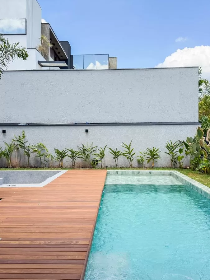 Casa de Alto Padrão à Venda com 5 suítes e área gourmet com piscina, 407m² no Condomínio Alphaville Nova Esplanada em Votorantim/SP