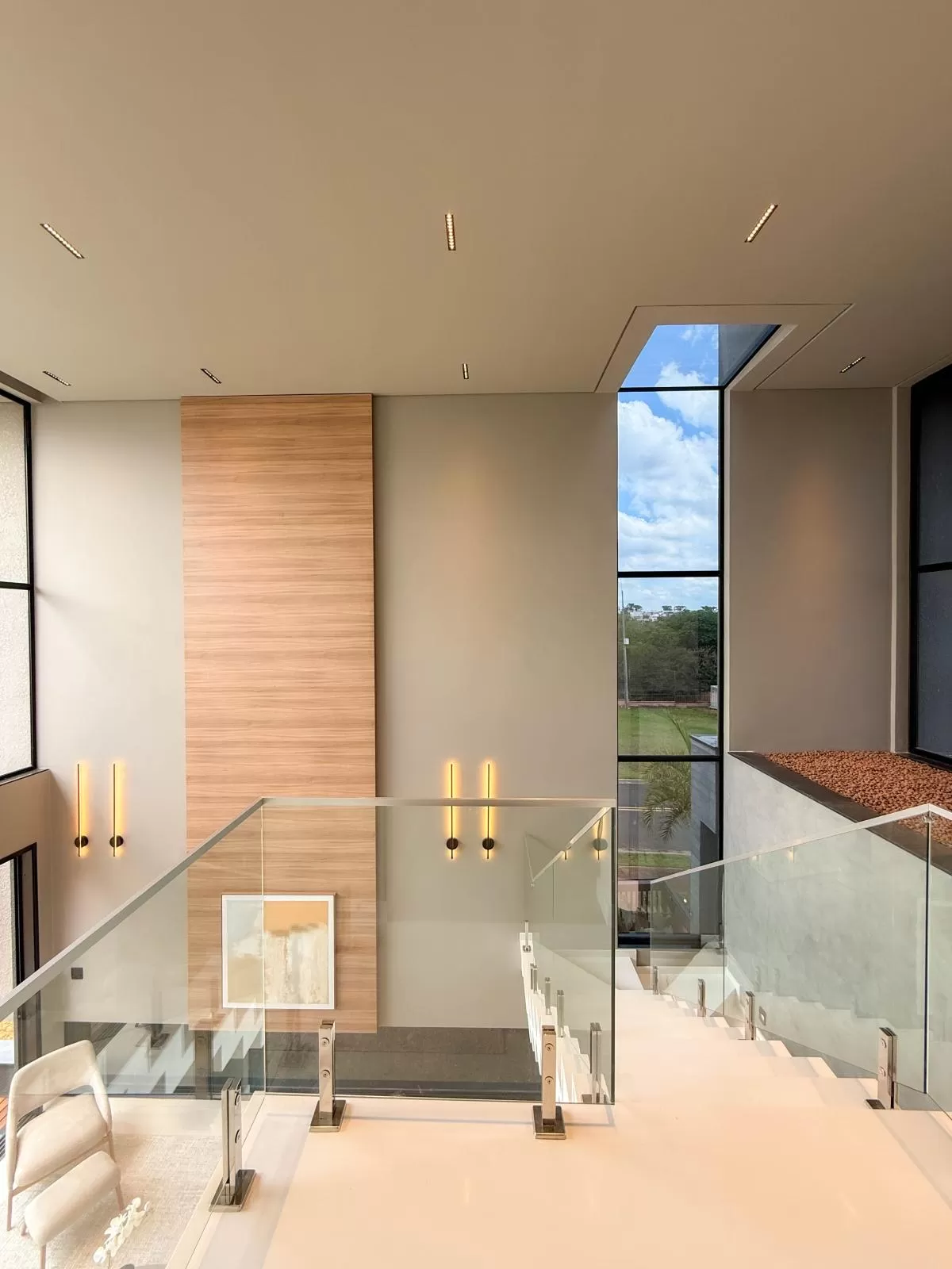 Casa de Alto Padrão à Venda com 5 suítes e área gourmet com piscina, 407m² no Condomínio Alphaville Nova Esplanada em Votorantim/SP