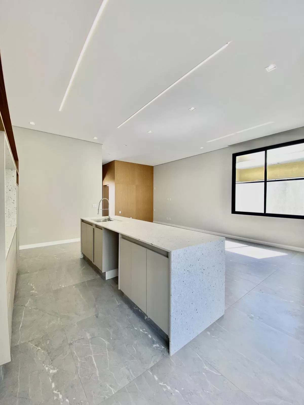 Casa Térrea à Venda com 3 suítes sendo 1 master e escritório, 200m² no Condomínio Cyrela Landscape em Votorantim/SP