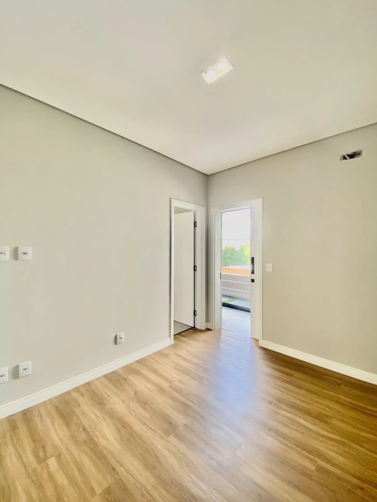 Casa Térrea à Venda com 3 suítes sendo 1 master e escritório, 200m² no Condomínio Cyrela Landscape em Votorantim/SP