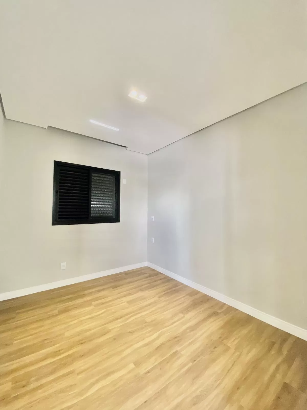 Casa Térrea à Venda com 3 suítes sendo 1 master e escritório, 200m² no Condomínio Cyrela Landscape em Votorantim/SP