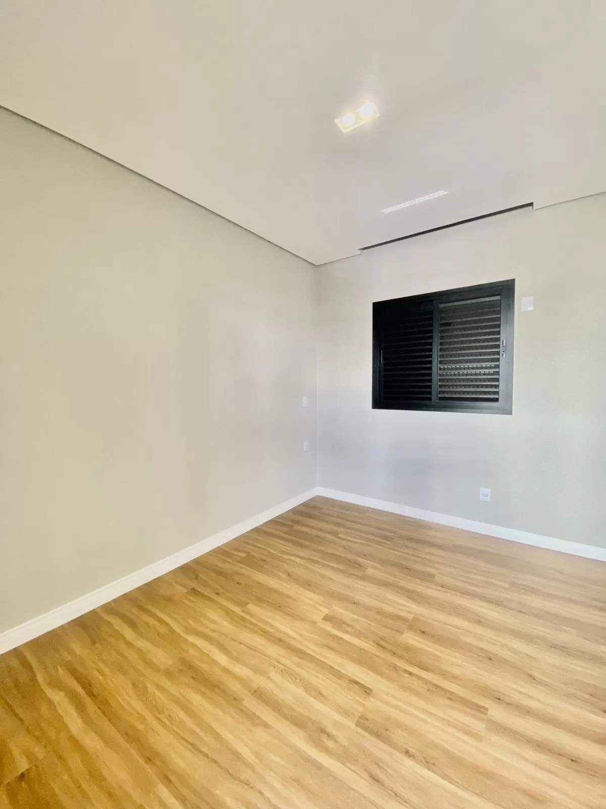 Casa Térrea à Venda com 3 suítes sendo 1 master e escritório, 200m² no Condomínio Cyrela Landscape em Votorantim/SP