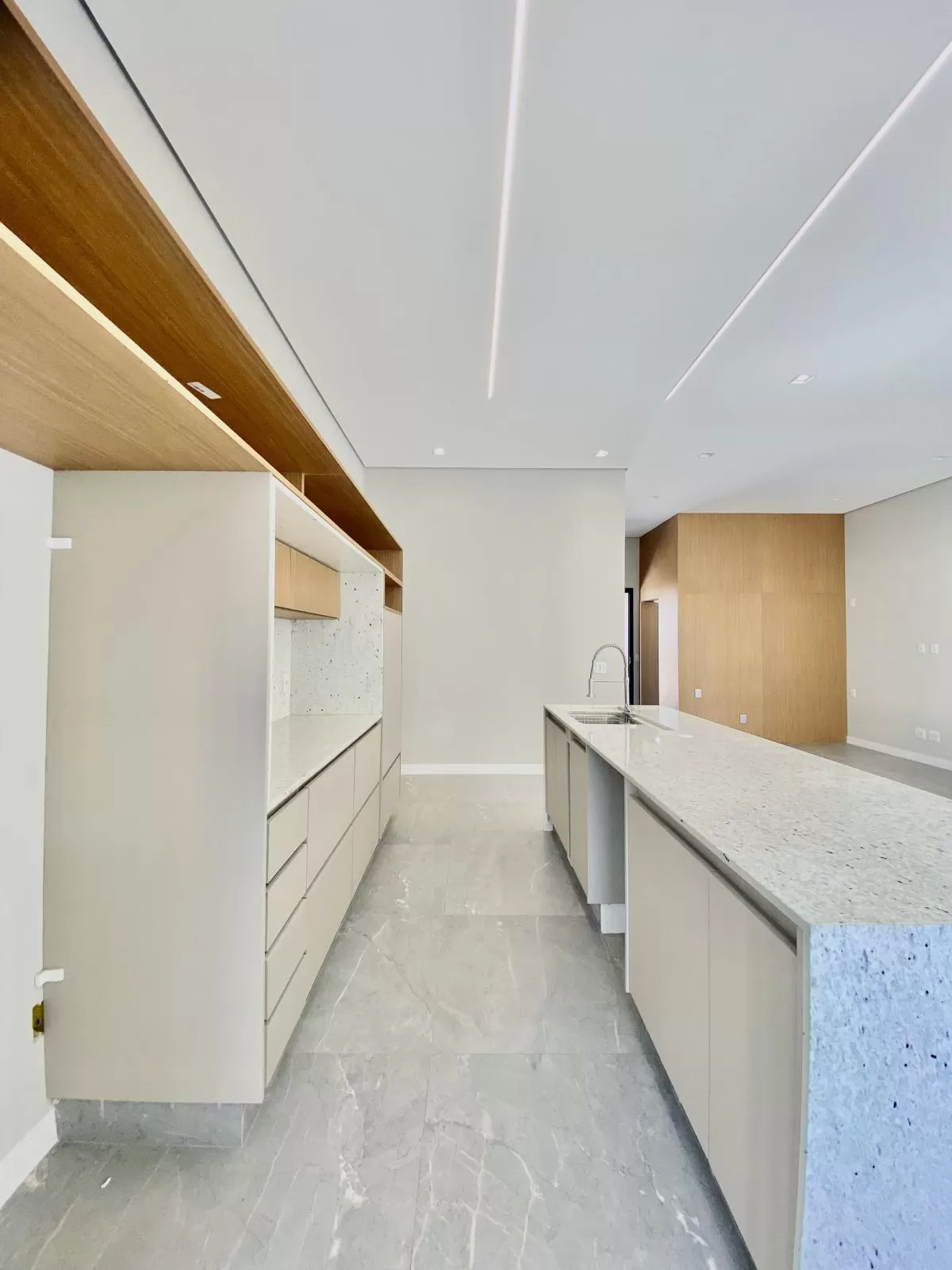 Casa Térrea à Venda com 3 suítes sendo 1 master e escritório, 200m² no Condomínio Cyrela Landscape em Votorantim/SP