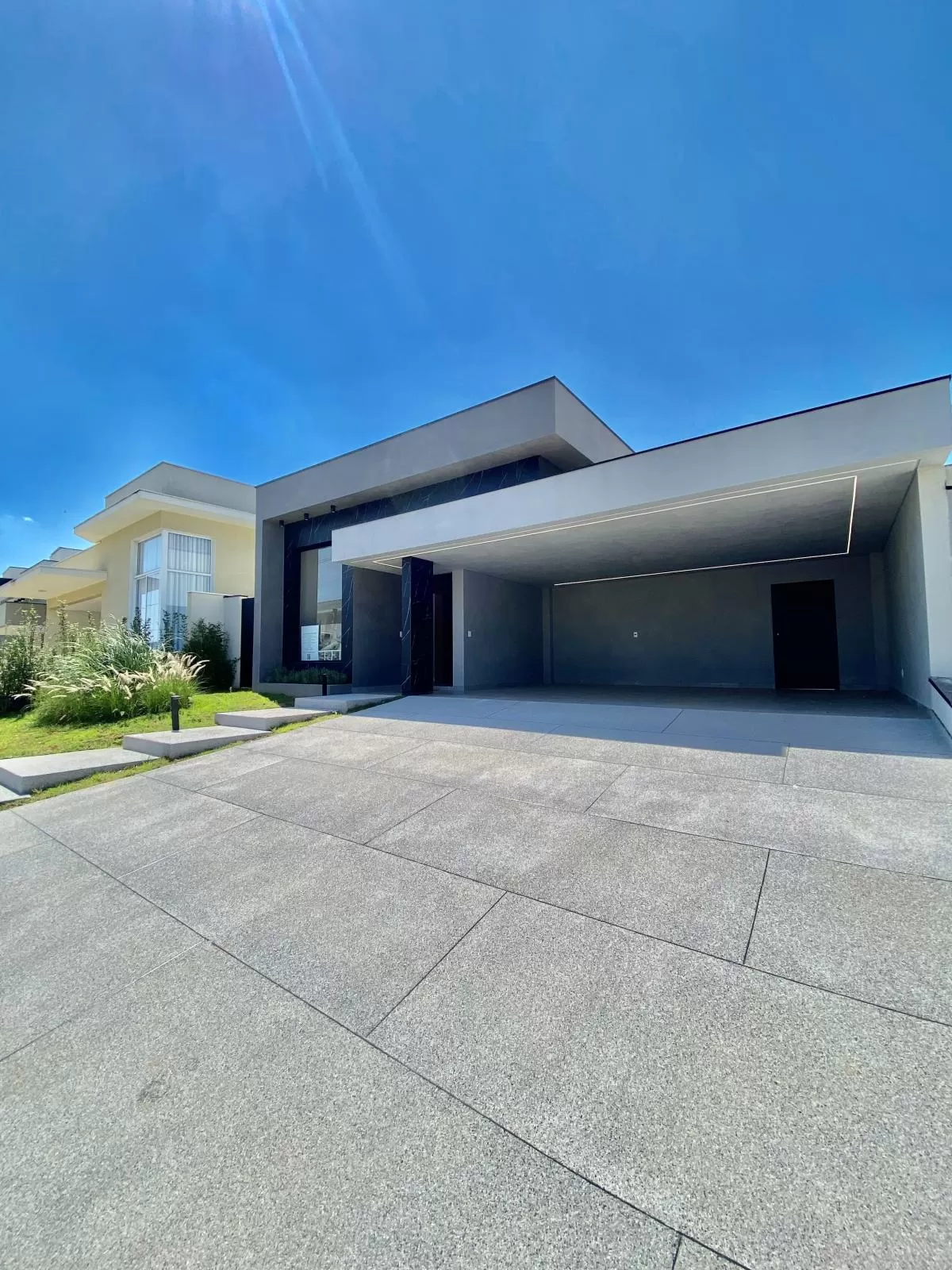 Casa Térrea à Venda com 3 suítes sendo 1 master e escritório, 200m² no Condomínio Cyrela Landscape em Votorantim/SP