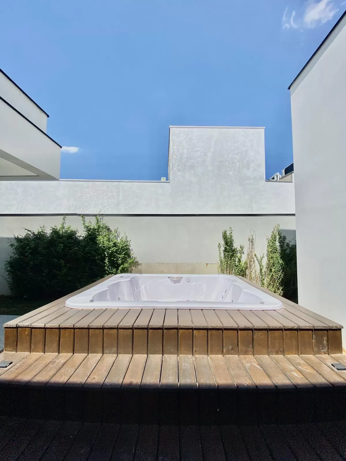 Casa Térrea à Venda com 3 suítes sendo 1 master e escritório, 200m² no Condomínio Cyrela Landscape em Votorantim/SP